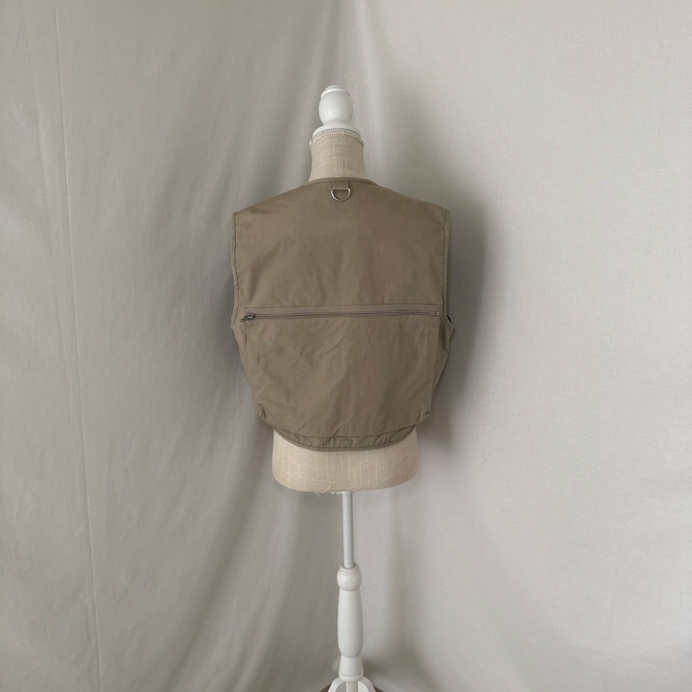 Utility Vest - Picture 2 of 5